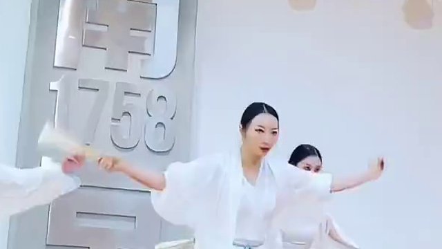 #国风舞蹈 #戴萍编舞 #扇子舞 【泱泱】完整片段来啦！