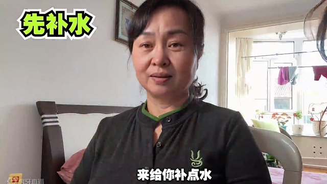 挑战把58岁老妈爆改港风美女！会挨揍吗？ #给妈妈化妆 #爆改 #反差 #化妆挑战 #化妆分享