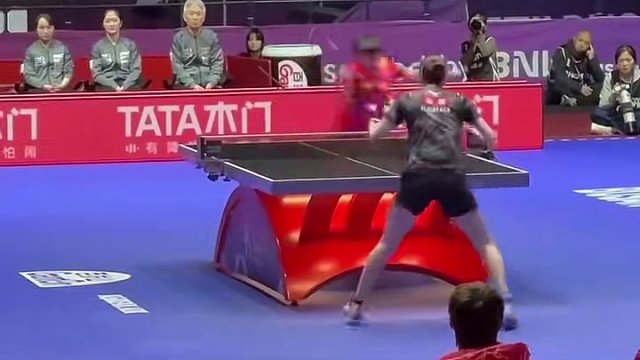 迷马女士，知道你很爱，但你控制一下#娱乐评论大赏 #孙颖莎 #伊藤美诚 #搞笑