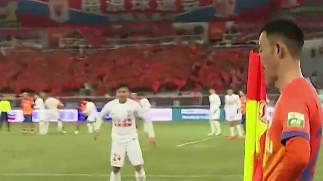 三外援一人一球，山东泰山半场3球领先长春亚泰。#山东泰山半场3比0长春亚泰  #山东泰山外援太厉害了