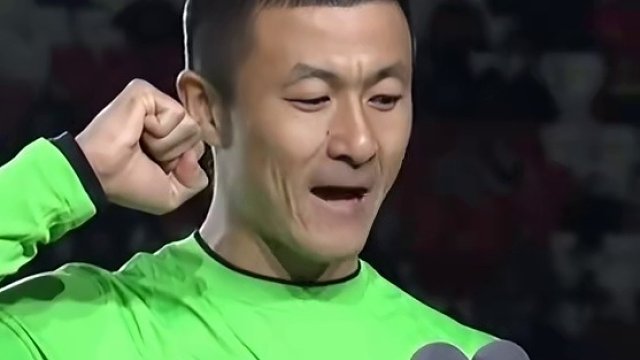 武磊代表球员宣誓开启新赛季，傅明代表中超全体裁判员宣誓！#武磊代表球员宣誓#傅明代表裁判员宣誓#20