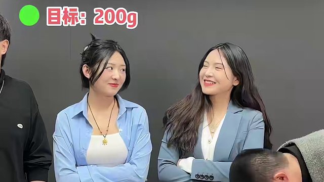 1974年，第一次在东南亚打搏击 #搞笑 #办公室游戏 #爆笑办公室