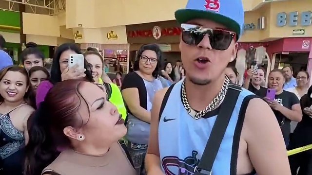 街头挑战，情侣忠诚测试。#街头挑战 #情侣忠诚测试