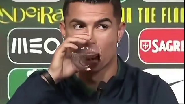 这就是球王C罗喝的同款矿泉水，C罗球迷一起冲吧#C罗#矿泉水#苏打水