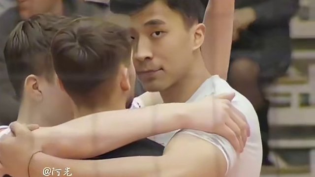 #张景胤 喜欢看他和队友们玩玩闹闹，开朗的孩子到哪里都能交到好朋友#排球 #volleyball