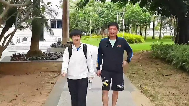 “邱贻可和孙颖莎的师徒情，从深陷低谷到登顶世界第一女单”#孙颖莎 #邱贻可 #识货种草官