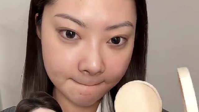 黑马气垫又鲨疯了！水润、服帖、超遮瑕，轻松搞定完美清透底妆，带妆一天也玩不脱~#蒂洛薇#底妆#气垫