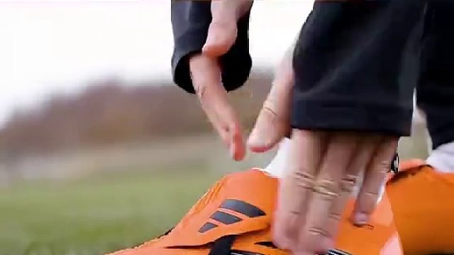 眼前一亮的大胆配色！Adidas正式推出猎鹰新配色 #Adidas #足球鞋 #猎鹰 #新配色 #足