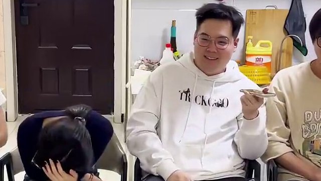 #办公室游戏 #笑就完了 #笑声会传染 #综艺名场面 #看一遍笑一遍