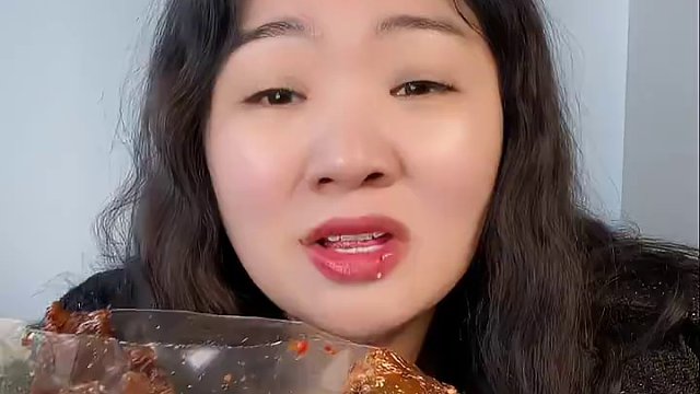 干香干香的，重辣特别辣，吃着太爽了！#妈呀太香了#追剧小零食