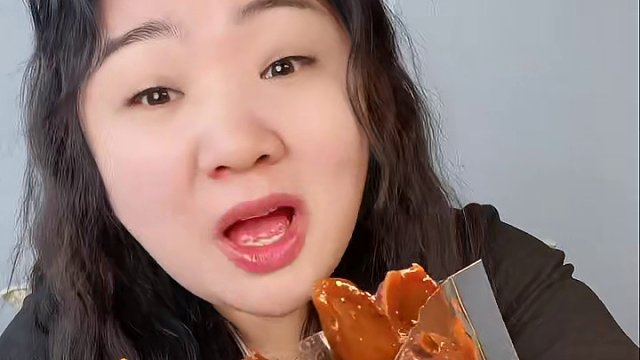 一整个鸭胗切成片的香辣鸭胗，一口下去真的太绝了#零食推荐 #追剧小零食 #好吃到停不下来