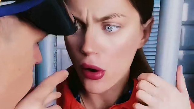 为了能偷吃到保安软糖，把它融化成可乐瓶形状！#看一遍笑一遍 #沙雕日常 #万万没想到 #这谁顶得住啊