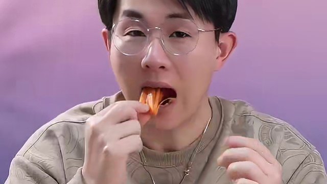 湖南特色豆卷辣条到底什么味，快来看看吧#美食测评 #豆卷 #零食推荐 #宝子测评