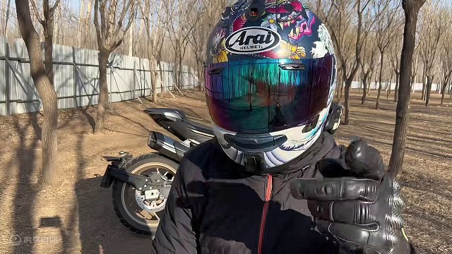 优雅～是我的代名词！#机车摄影 #春风800NK #大猩猩 