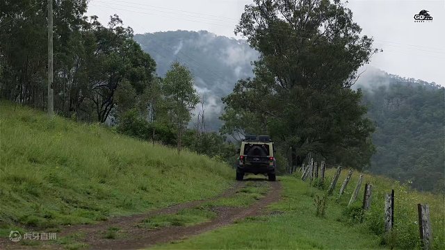 下雨天一个人躲进森林里露营，享受大自然带来的宁静！ #露营 #vanlife #露营车改装