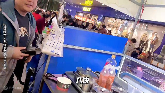 挑战吃8块钱凉粉让老板帮我刮20元刮刮乐，陇南李老头凉粉太香了#凉粉 #陇南赵子龙