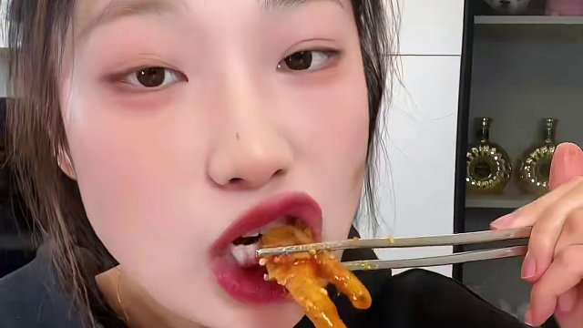 全网火的那些个五花八门的鸡爪测评来了！！#无骨鸡爪 #酸辣无骨鸡爪 #网红鸡爪 #鸡爪 #速食美食