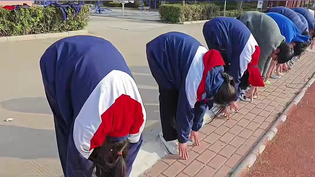 中考坐位体前屈单人拉伸练习台阶练习#体育课 #坐位体前屈 #体育老师#体育教学#中考体育