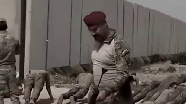 暗区整活：早期阿甲训练杰克逊的珍贵画面 #暗区段子手 #暗区突围