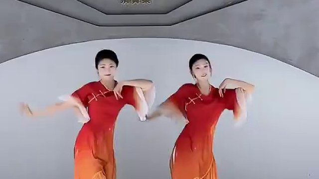 小锦鲤梦游仙境  #古典舞 #原创 #双人舞 #江南市井