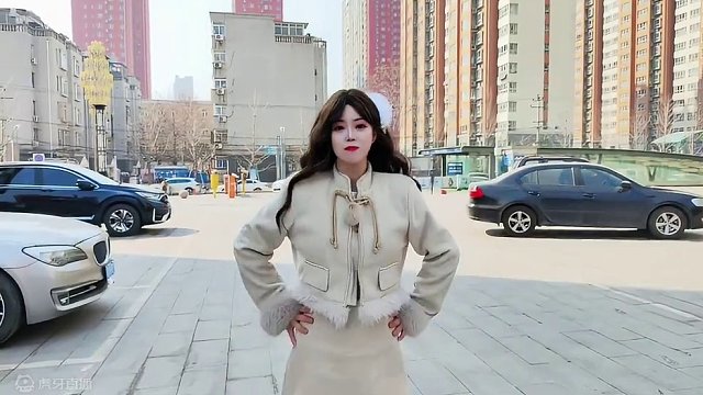 【社死现场】老妈让我当众跳舞！一秒穿越宿命感拉满~ #变装视频 #一秒穿越 #宿命感拉满的瞬间 #战