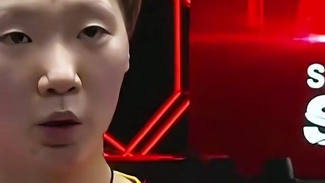 王曼昱VS伊藤美诚,小鱼让二追四，拒绝爆冷逆转淘汰日乒劲敌！ 王曼昱VS伊藤美诚！决胜时刻，王曼昱天