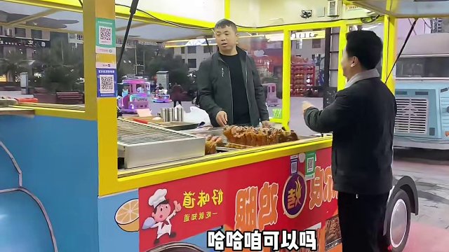 仅剩10块钱买一张刮刮乐去换个鸡腿看老板换不换#鸡腿怎么做好吃 #刮刮乐换饭挑战 #陇南赵子龙 #甘