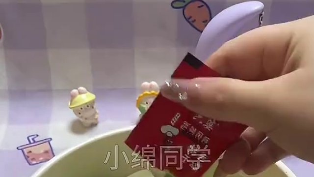 天呐！年糕这样炒着吃也太美味了吧！#炒年糕 #一人食记 #懒人美食 #一个人也要好好吃饭