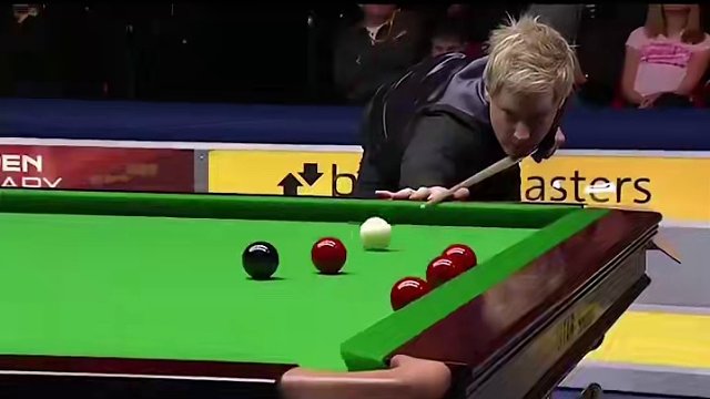 台面无高分彩球，丁俊晖上演超绝借传进攻，罗伯逊无奈使出磨功 #斯诺克 #全民杆法秀 #台球 #台球比