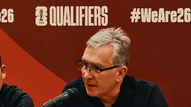 国足主帅满意目前集训表现 #国足 #国足vs新加坡 #伊万科维奇