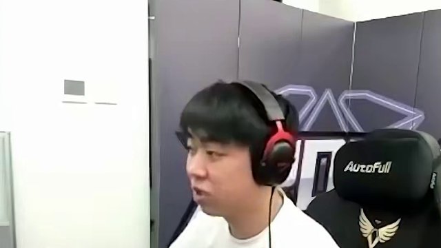 开局全掉直接五打一！ 咱们就说帅不帅！#穿越火线 #XROCK创作者 #穿越火线赏花季