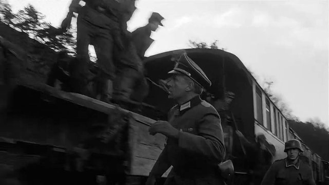 法国版铁道游击队，德军用装甲列偷运法国国宝，最终被游击队挫败