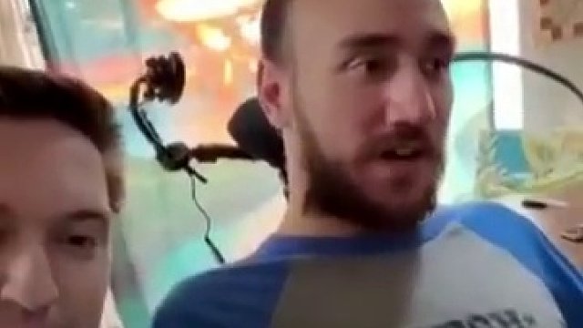 马斯克脑机接口！首位大脑植入芯片！瘫痪患者实现用意念下国际象棋！