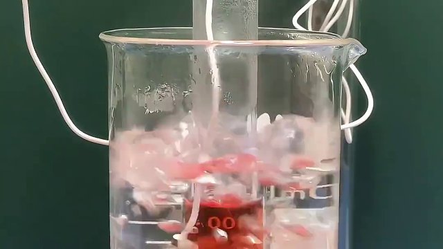 #创作灵感 用烧杯中的沸水加热试管中的水，试管中的水真的能达到沸点吗!#物理实验 