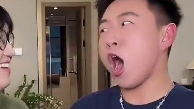 卡哇伊的姑娘啊就好这口#迷你可爱多功夫熊猫  #可爱多 #春日第一支冰淇淋