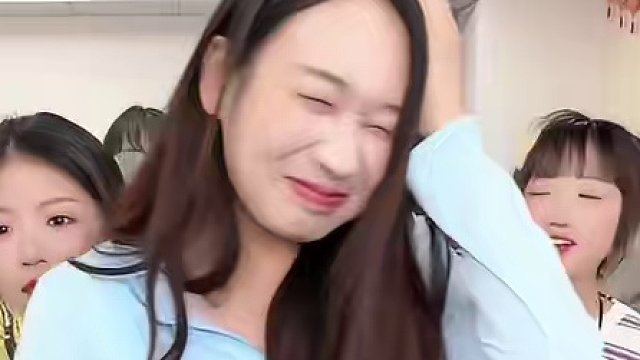 看嘴型猜办公室成员，哈哈太搞笑了#办公室游戏 #看一遍笑一遍 #相似度有几分呢