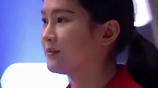 全红婵柏林站决赛第四跳207C上演完美水花消失术，99分满分！