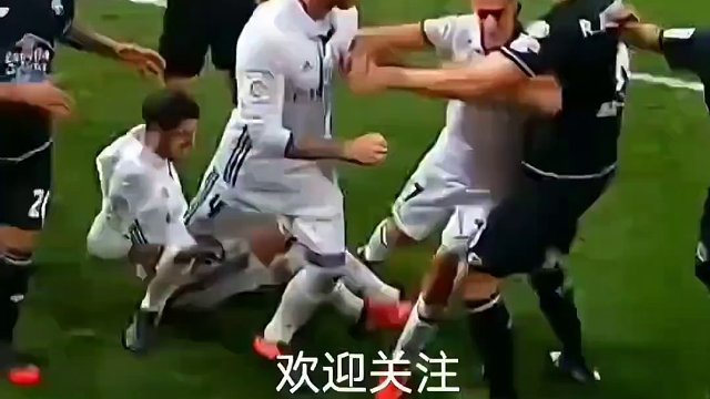 让对手锋线闻风散胆的人#足球