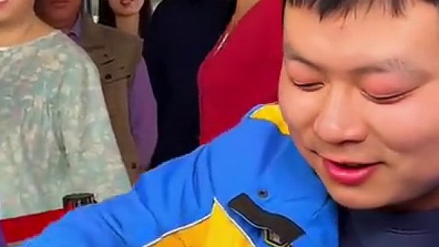 围观群众上来挑战6两小面，准备下次再来？#重庆小面 #重庆美食 #这一碗好过瘾