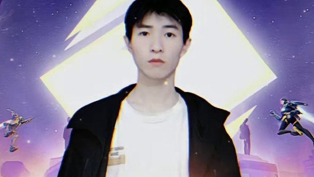 纯爱战神应声倒地，一跃化成串天帝。