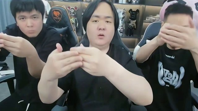 #陈伯全能王 #这个主播不一般 陈伯垫底赛光速淘汰下播还去彬子直播间拉好兄弟张云彬下水❗️@陈伯(全