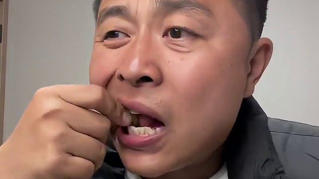 当零嘴行，别给孩子吃。#测评 #水果 #青梅