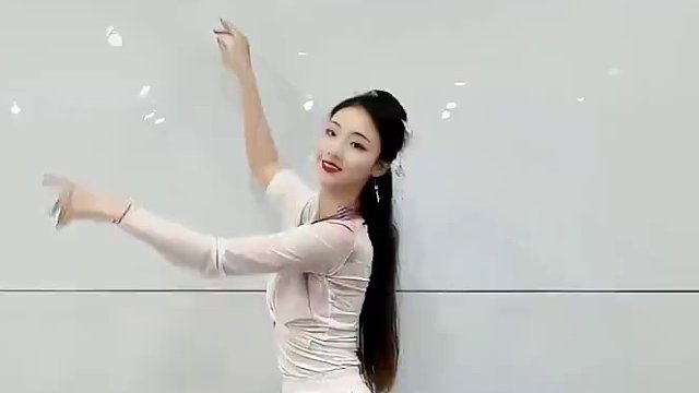 #古典舞 #爱舞蹈爱生活 #国风之美永不过时 @DOU+小助手 @DOU来跳舞 一曲惊鸿 一舞照影