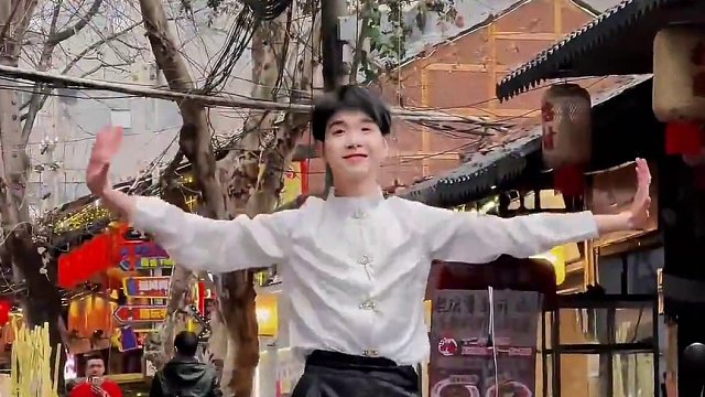 一重山有一重山的错落，我有我的平仄 #男高 #春颂 #国风 #古典舞 #户外舞蹈