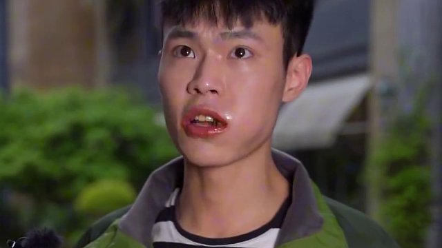 湘妹子和川妹子最大的区别居然是？ #速食美食 #吃辣挑战 #鬼椒面到底辣不辣