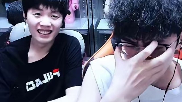 蔡哥被弹幕破防，怪叫道我就是嘴硬 #逆水寒 #逆水寒手游 #我浮夸真的要强