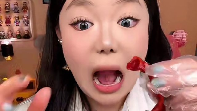 差点给我香卡拽了#拉丝猪大肠 #零食测评 #速食美食 #试吃