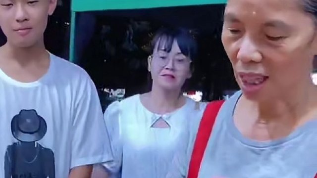 河南大哥8秒一碗爆辣辣辣辣~阿姨血亏5000块~#螺蛳粉