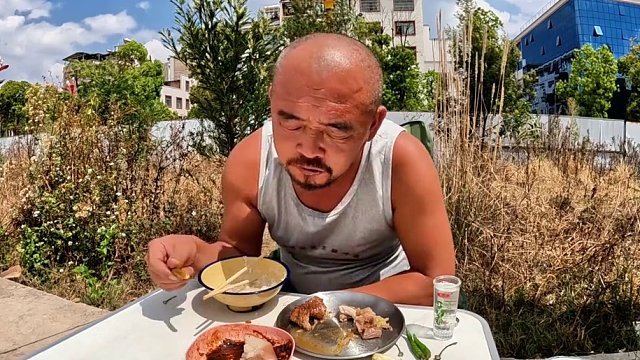 沙和尚头一回吃肥肉这么痛苦，这是怎么啦，下集#户外美食 #床车旅行 #户外生活 