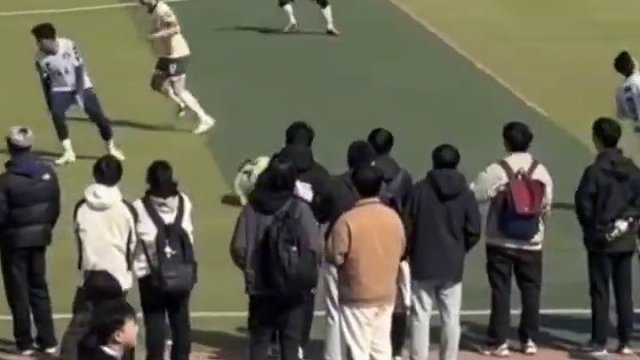 #吉林大学院系杯 #吉林大学 #交通学院 #校园足球 #足球的魅力 
院系杯揭幕战交通0：1商管
享